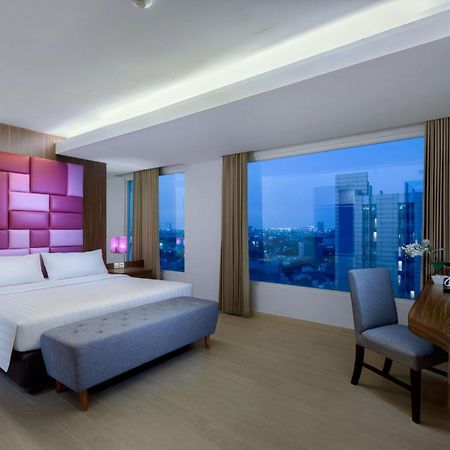 Quest Hotel Darmo - Surabaya By Aston Экстерьер фото