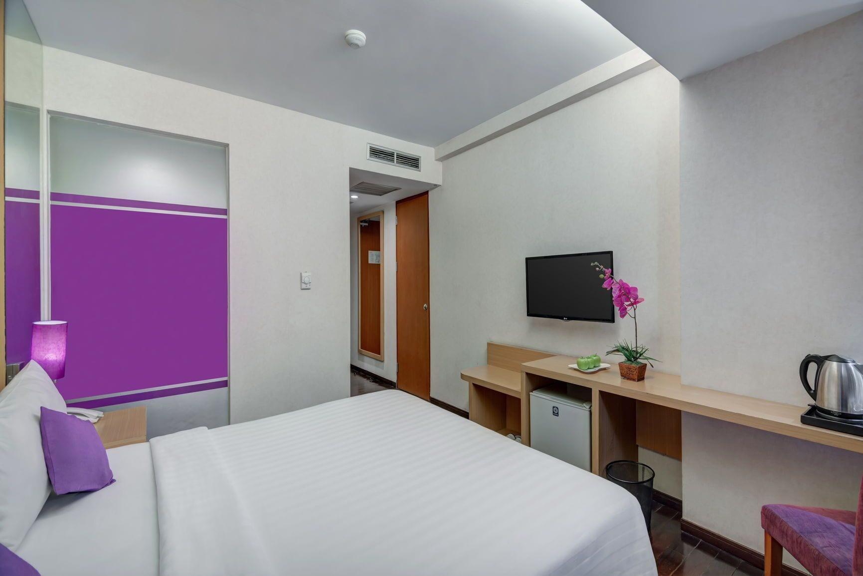 Quest Hotel Darmo - Surabaya By Aston Экстерьер фото