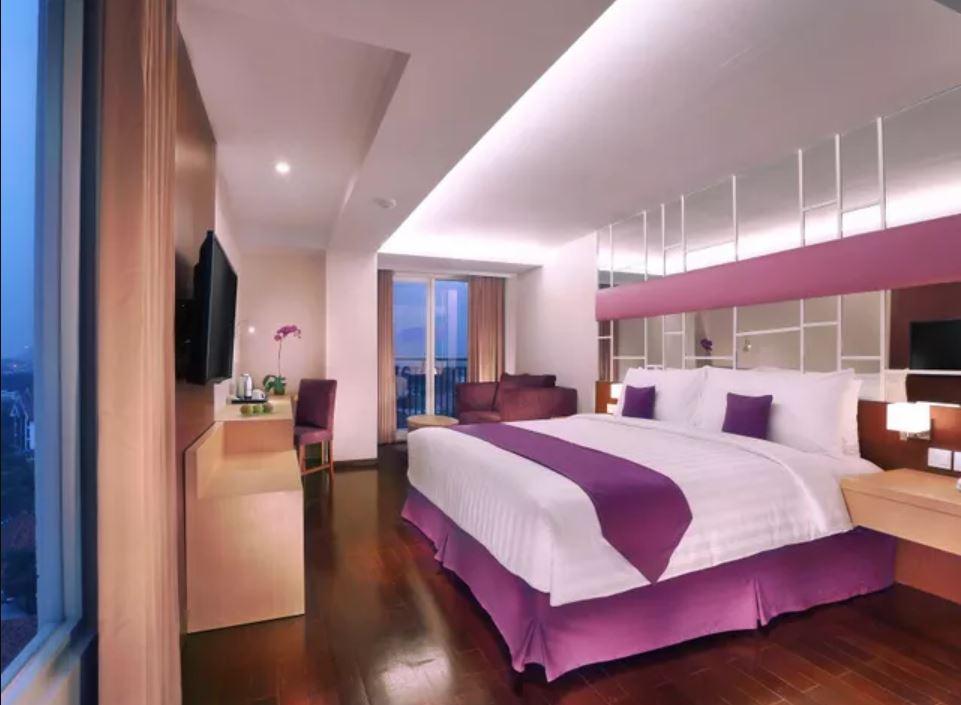 Quest Hotel Darmo - Surabaya By Aston Экстерьер фото