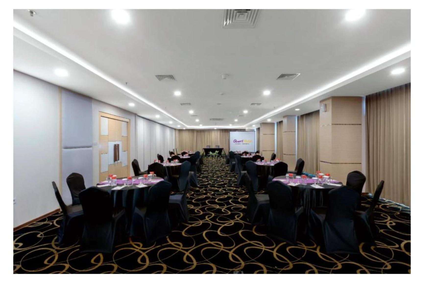 Quest Hotel Darmo - Surabaya By Aston Экстерьер фото