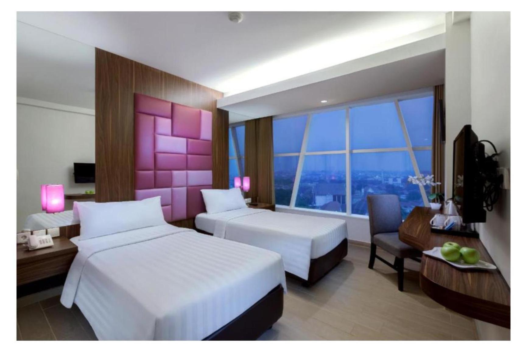 Quest Hotel Darmo - Surabaya By Aston Экстерьер фото