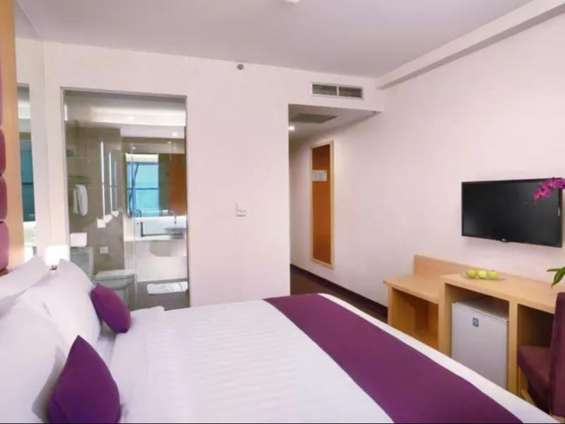 Quest Hotel Darmo - Surabaya By Aston Экстерьер фото