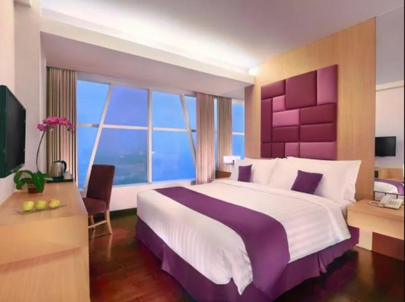 Quest Hotel Darmo - Surabaya By Aston Экстерьер фото